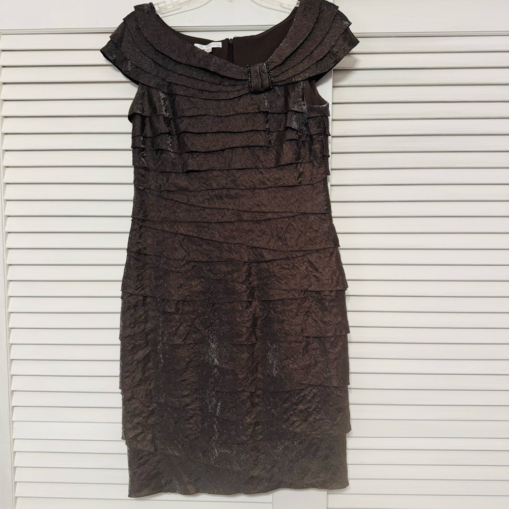 London Times Textured layered bronze shimmery cocktail Dress size 10